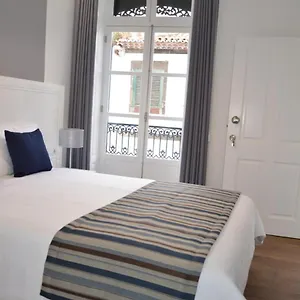 edificio-charles-204.madeira-islandshotels.com/
